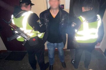 У Києві затримали чоловіка, який намагався вбити вуличного кота