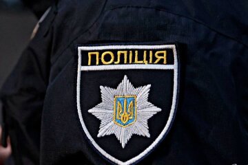 Наркотики в кишенях та ЗАЗ «під кайфом»: патрульні накрили дилерів у КЦ