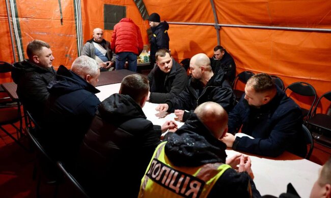 Блекаут-стійкість на дорогах: очільник КОВА перевірив готовність «пунктів порятунку» для водіїв