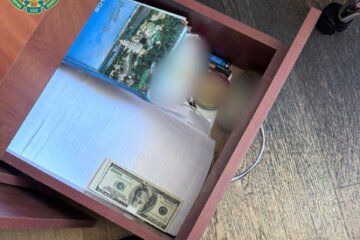 $2000 за укладання договору зі зберігання майна – повідомлено про підозру інженеру столичного КП