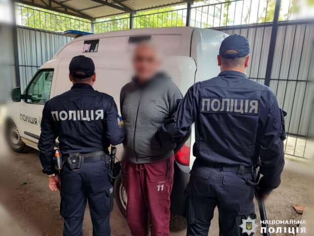 Після застілля, наніс товаришу 11 ножових поранень — на Київщині затримали чоловіка