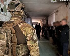 Обіцяли зарплату, а перетворювали на рабів: у Києві викрили схему торгівлі людьми