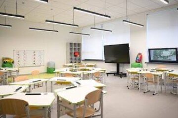 Навчання в умовах енергокризи: як працюють школи Київщини та чому Київ знову пішов на канікули