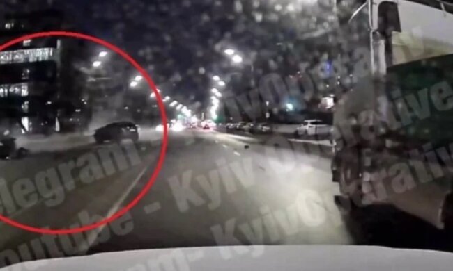 У Києві сталася ДТП, яка частково паралізувала рух на проспекті Лобановського (відео)