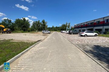 У столиці відремонтували стежки у «Гідропарку» зі збитками у ₴200 тис. — їм загрожує 8 років в'язниці