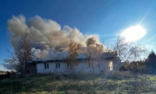 У Мелітопольському районі сили спротиву підпалили штаб росіян, який ті розмістили в захопленій церкві (відео)