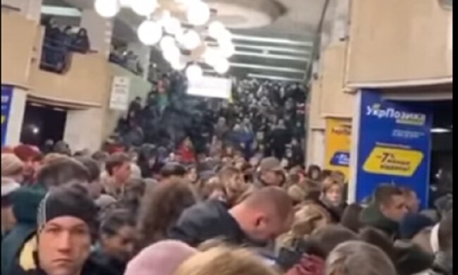 На червоній гілці метро сталась технесправність