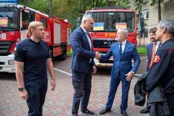 Київ отримав від Барселони пожежні авто та підписав новий меморандум про співпрацю