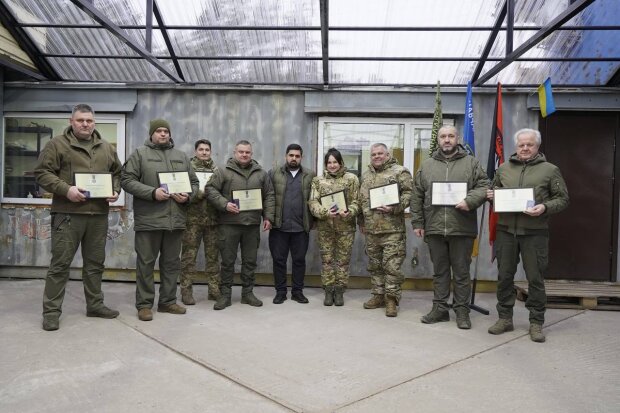 Очільник КМВА відвідав навчальний центр столичних бійців Сил оборони та вручив нагороди за дорученням Президента