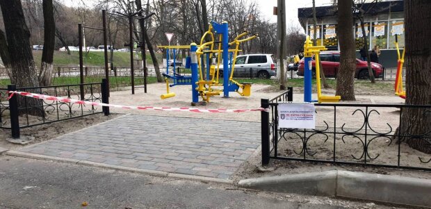 В Києві заборонили користуватись дитячими та спортмайданчиками