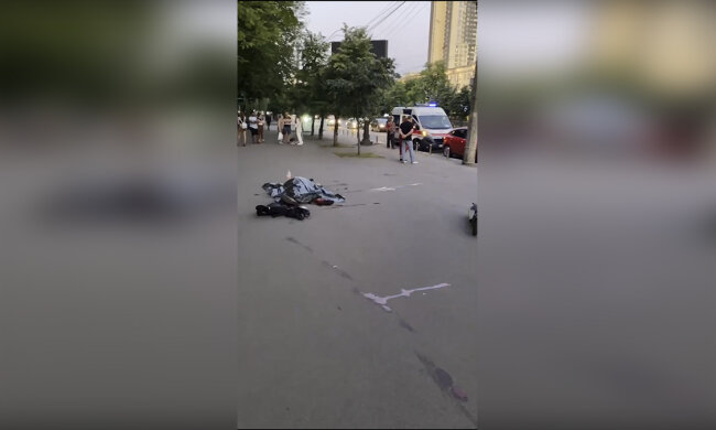 У Києві на вулиці в чоловіка розійшлися післяопераційні шви: він помер від втрати крові