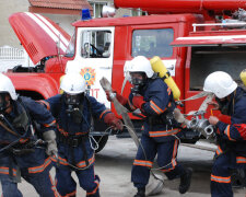 У Торецьку з-під завалів житлового будинку врятовано десятки людей