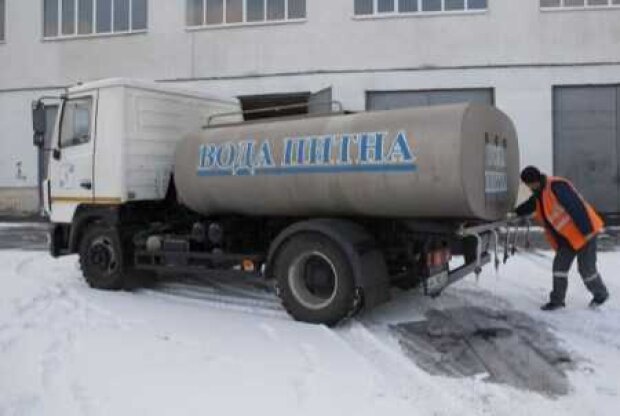 У Києві можна буде набрати свячену воду з цистерн: адреси