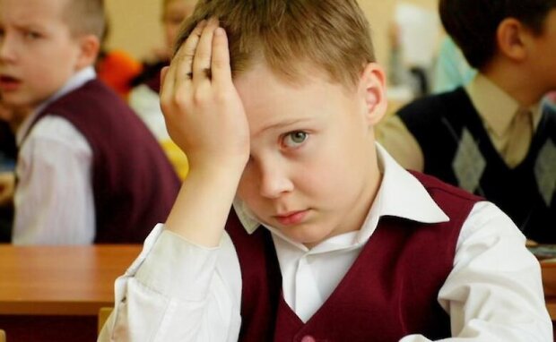У школах Києва заборонили візити батькам без COVID-сертифіката або ПЛР-тесту