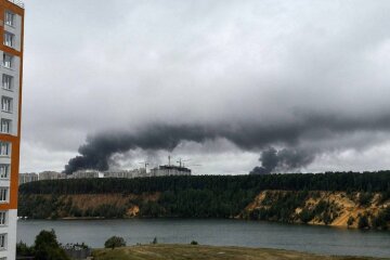 У Москві знову вибухи на НПЗ у Капотні: під час інциденту з резервуара зірвало кришку