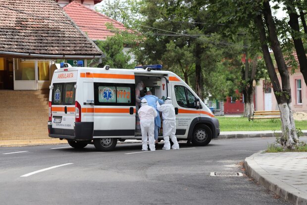 Польща заманює українських лікарів для боротьби з ковідом