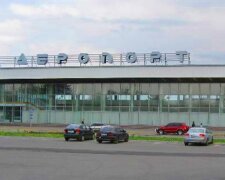 Під ракетні удари окупантів потрапив аеропорт у Дніпрі: зруйновано злітно-посадкову смугу