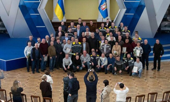 Комунальний фронт Києва: Кличко відзначив тих, хто рятував столицю від блекаутів