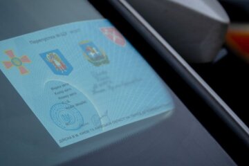 У столиці за останні кілька місяці вилучено понад 1500 спецперепусток, що дозволяли пересування в комендантську годину