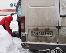 У Києві фургон на смерть збив літню жінку, переїжджаючи замет (відео)