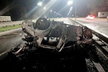 10 листопада на трасі Київ-Одеса на межі Київської та Черкаської областей автівка потрапила в ДТП і загорілась — водій загинув у пожежі