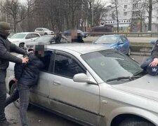 У Києві поліцейський організував вимагання грошей з підприємців