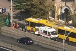 У Києві — аварія за участі автобуса та трактора