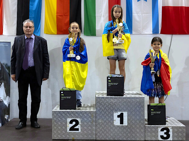 Дівчинка з Київщини стала срібною призеркою Чемпіонату Європи зі швидких шахів