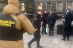 Поблизу будівлі Офісу Президента чоловік намагався себе підпалити