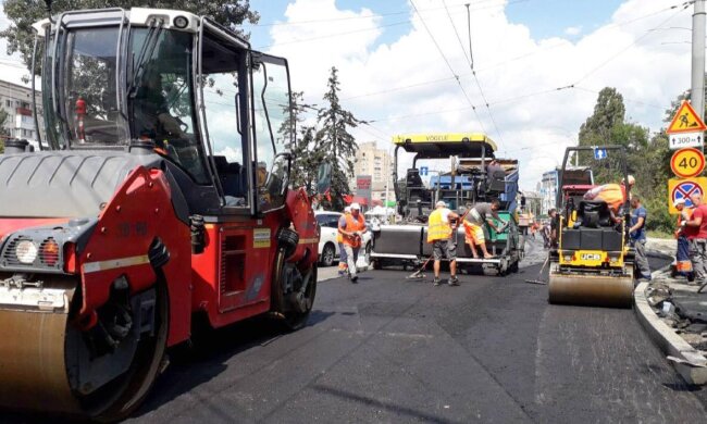 Дорожні обмеження у Києві: де саме з 29 квітня розпочнуть ремонт проїжджої частини та ліквідацію просідань