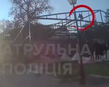 Столичні патрульні врятували від самогубства на будівельному майданчику чоловіка