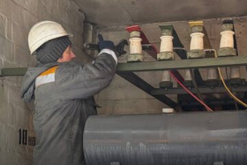 Блекаут на Десні: 107 тисяч родин без світла та екстрені вимкнення у Києві