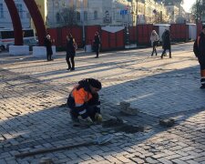На Софіївській площі вирішили оновити бруківку (фото)