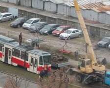 На Троєщині трамвай зійшов з рейок, заблокувавши рух