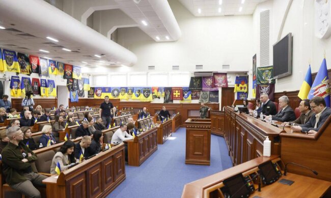 Енергетична стійкість під загрозою: сесію Київради зірвано через відсутність депутатів