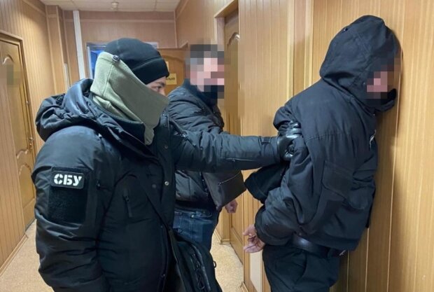 Бійці СБУ затримали чиновника київського Водоканалу за хабар