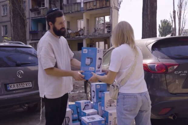 У Києві постраждалим від обстрілу передали електроприлади - Jewish News