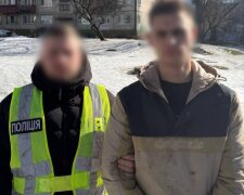 Напад у маршрутці: на Дарниці затримали грабіжника, який викрав рюкзак у пасажира