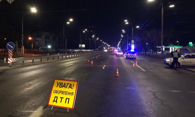 У Голосіївському районі Києва 15-річна дівчина загинула під колесами автомобіля