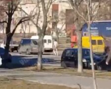 По Троєщині бігав голий чоловік і кричав про ДНР (відео)