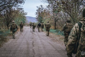Сталевий фундамент оборони: Володимир Зеленський та Олександр Сирський привітали воїнів-піхотинців із професійним святом