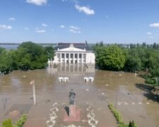 Нова Каховка затоплена внаслідок підриву греблі Каховської ГЕС, — окупанти (відео)