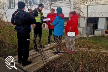 У київській багатоповерхівці на підвал встановили решітки, через що загинуло двоє котів