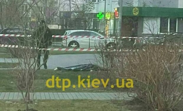 У Києві пенсіонерка випала з 9-го поверху та загинула на місці
