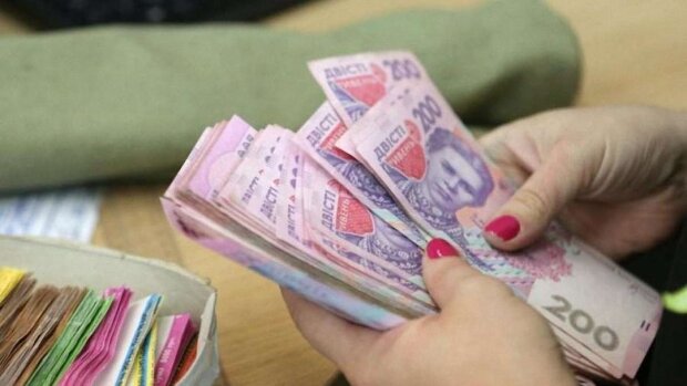 Названо середню зарплату у Києві: кого найчастіше розшукують роботодавці