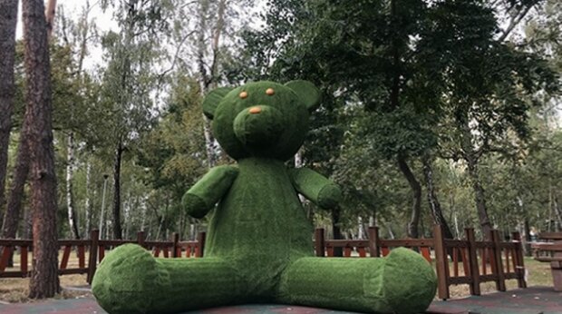 У парку “Перемога” оселився зелений ведмідь