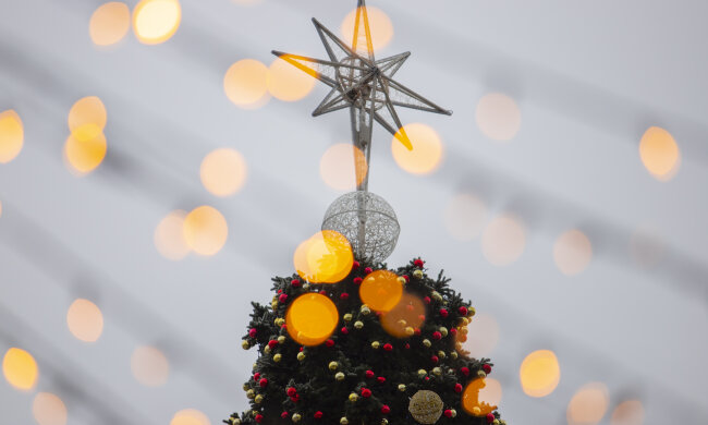 Завтра на Софійській площі урочисто засвітять головну ялинку країни