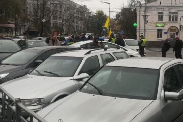 Центр Києва перекритий через мітинг євробляхерів