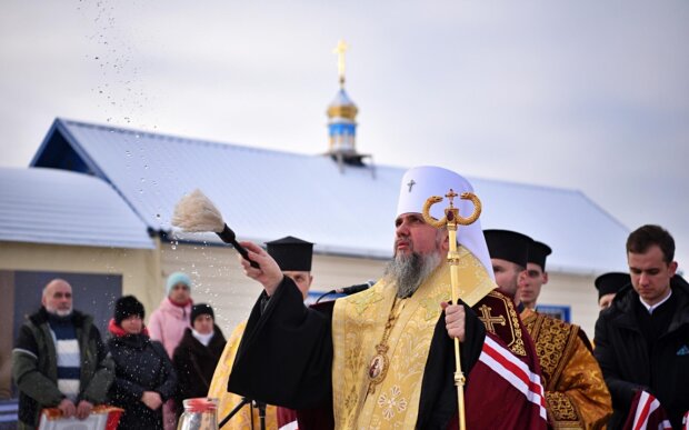 Предстоятель ПЦУ освятив наріжний камінь на місці будівництва нового храму на Київщині