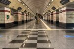 «Сирець» зонують під час тривог: у київському метро визначили місця для дітей, маломобільних людей і тварин